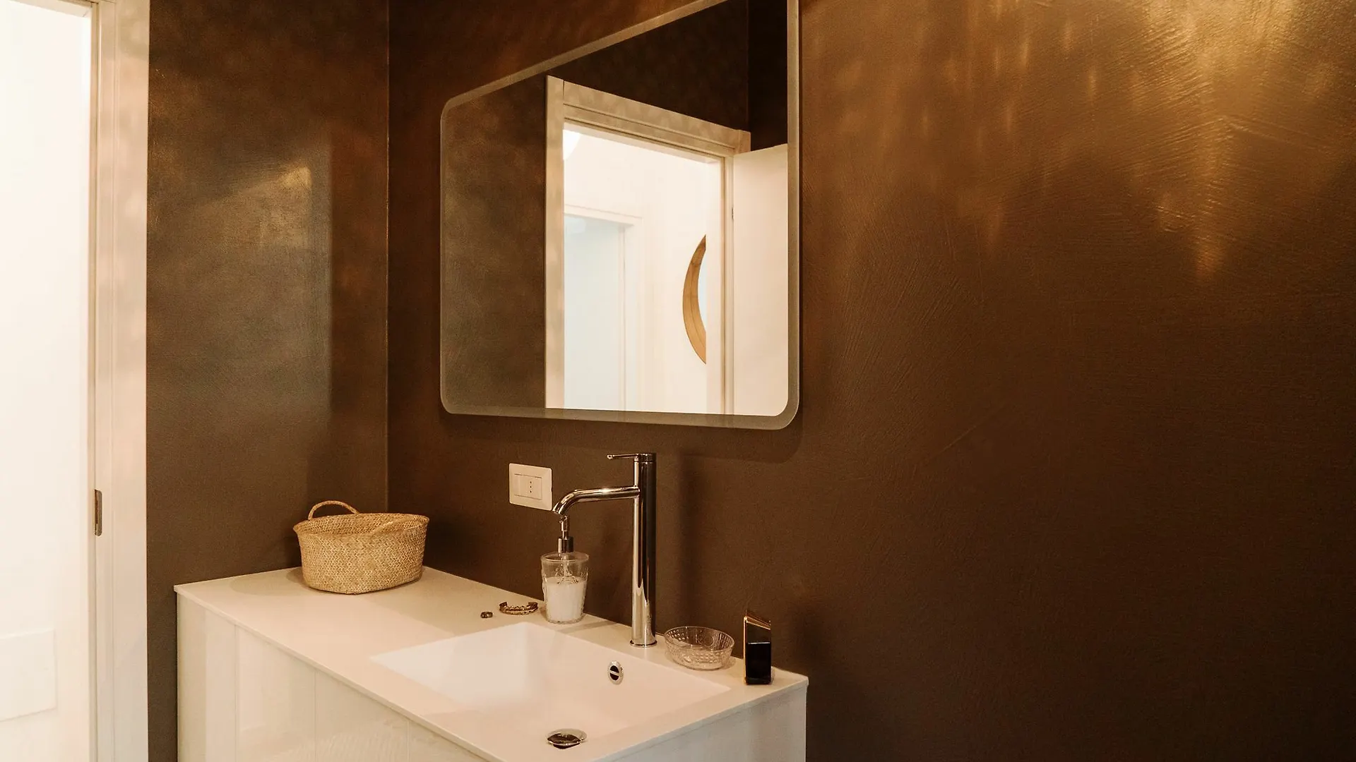 Charming Milanese Apartments 0*, Milan Italy