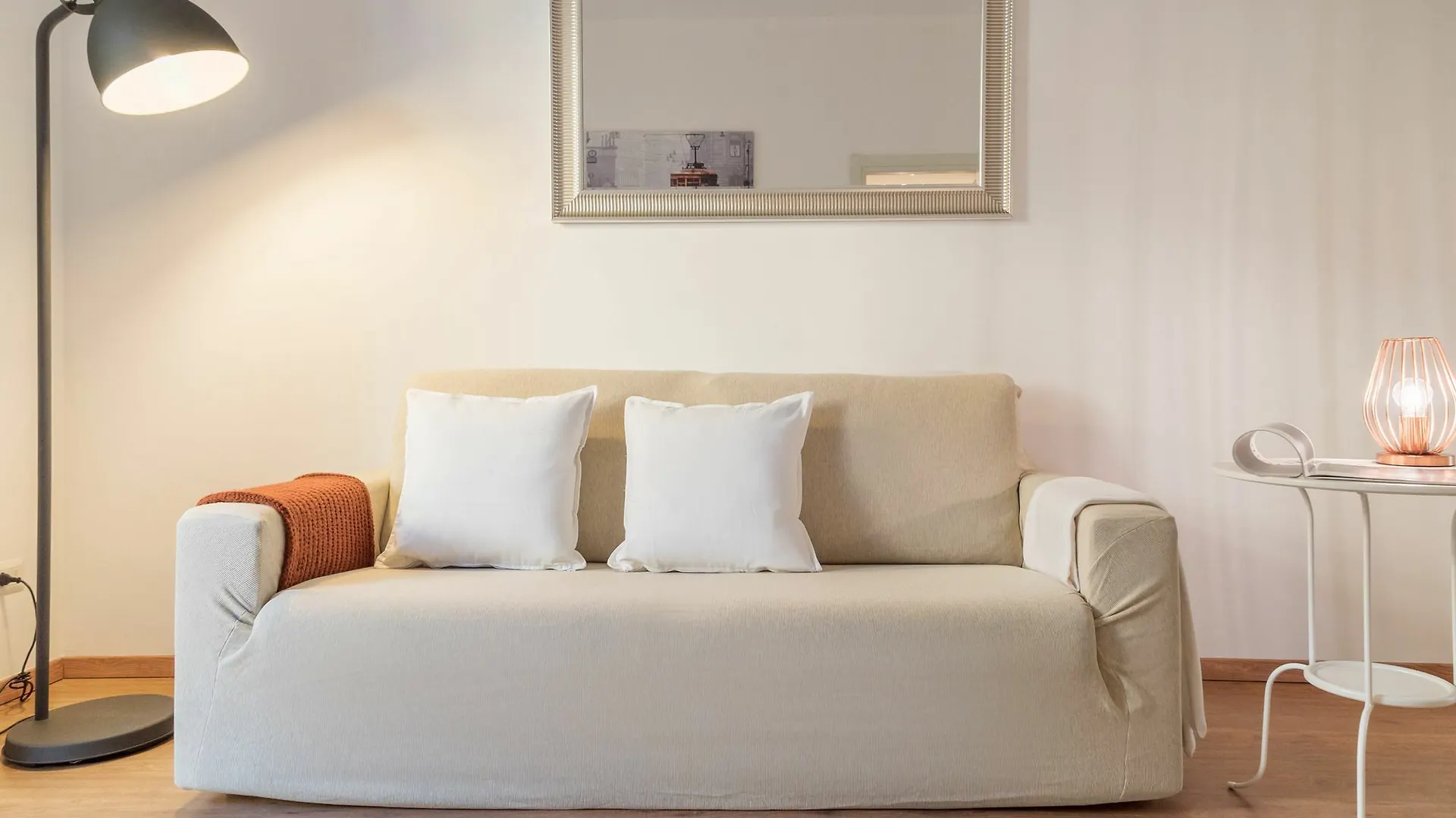 Charming Milanese Apartments 0*, Milan
